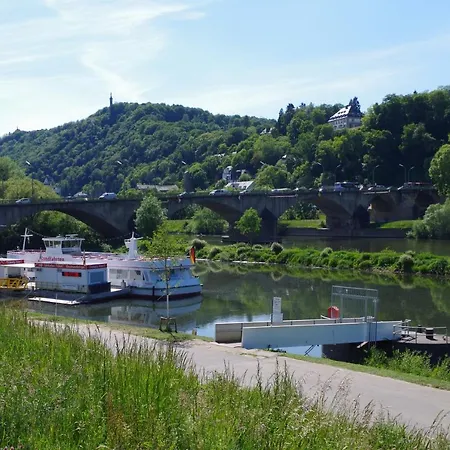 Wohnen Am Trierer Moselufer * Τρίερ
